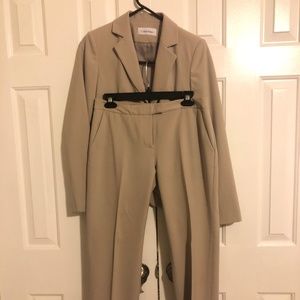 Calvin Klein Pant Suit- size 2 /size 4 Tan /Khaki